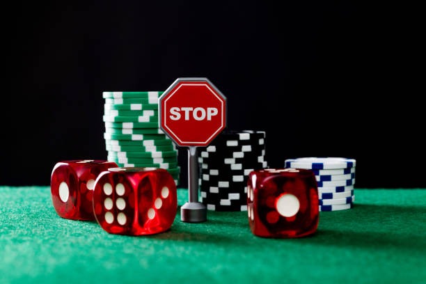 Live roulette dealer at liga99 studio with multi-camera setup
